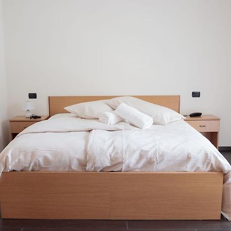 Hotel Milano Tione di Trento Kültér fotó