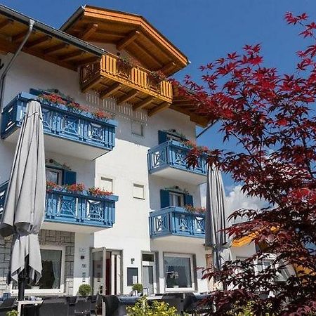 Hotel Milano Tione di Trento Kültér fotó