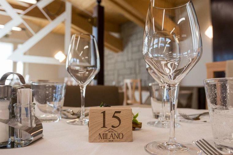 Hotel Milano Tione di Trento Kültér fotó
